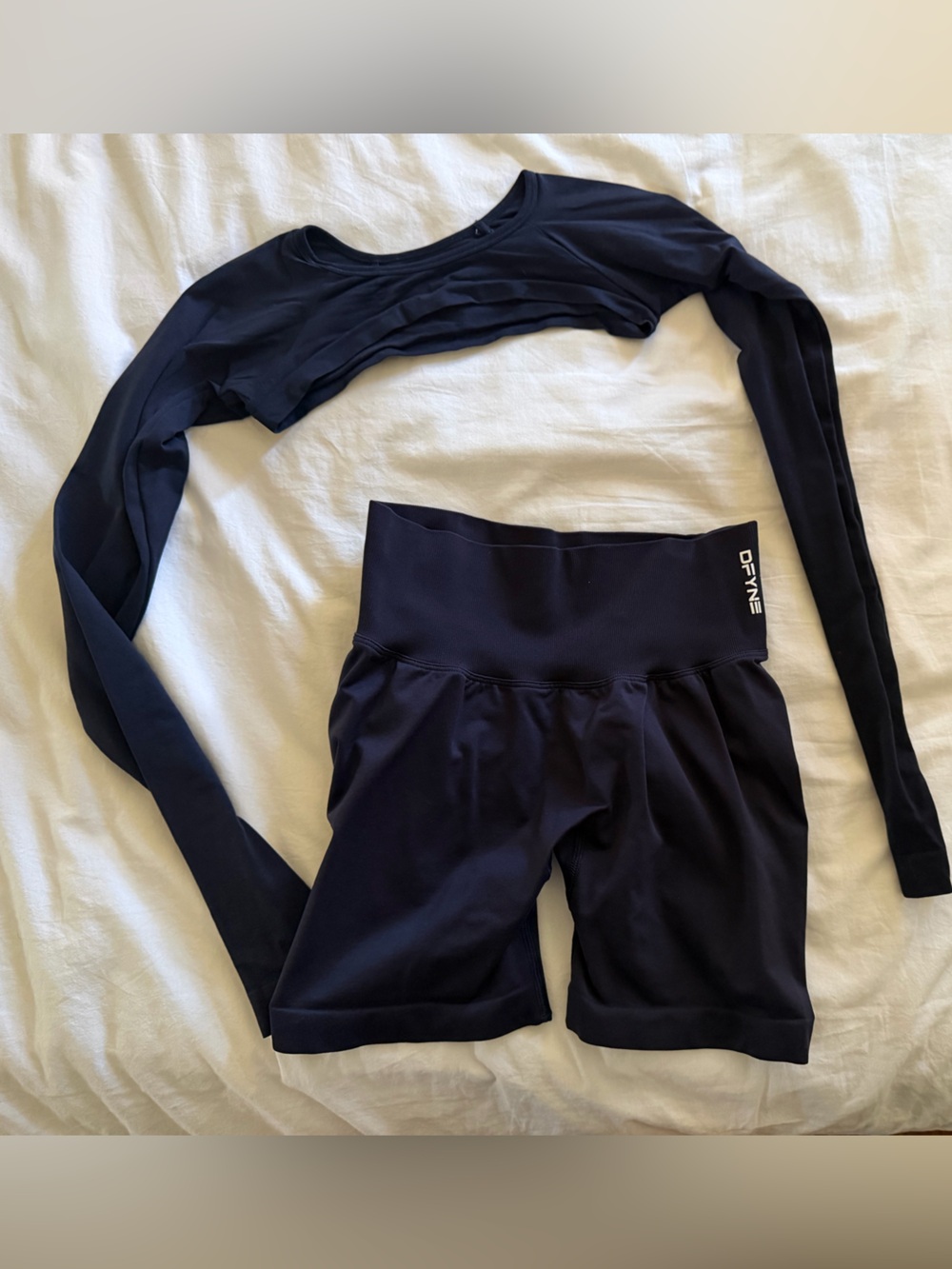 DFYNE Defy shorts and shrug